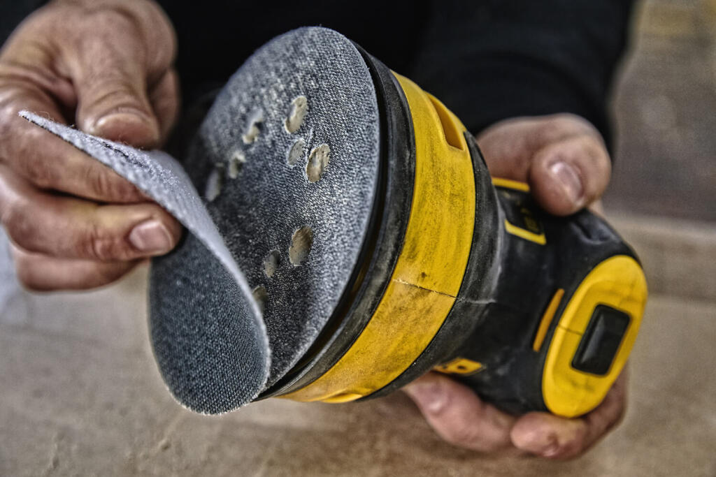 Шлифмашина эксцентриковая сетевая DeWALT DWE6423 DWE6423 - Изображение 8