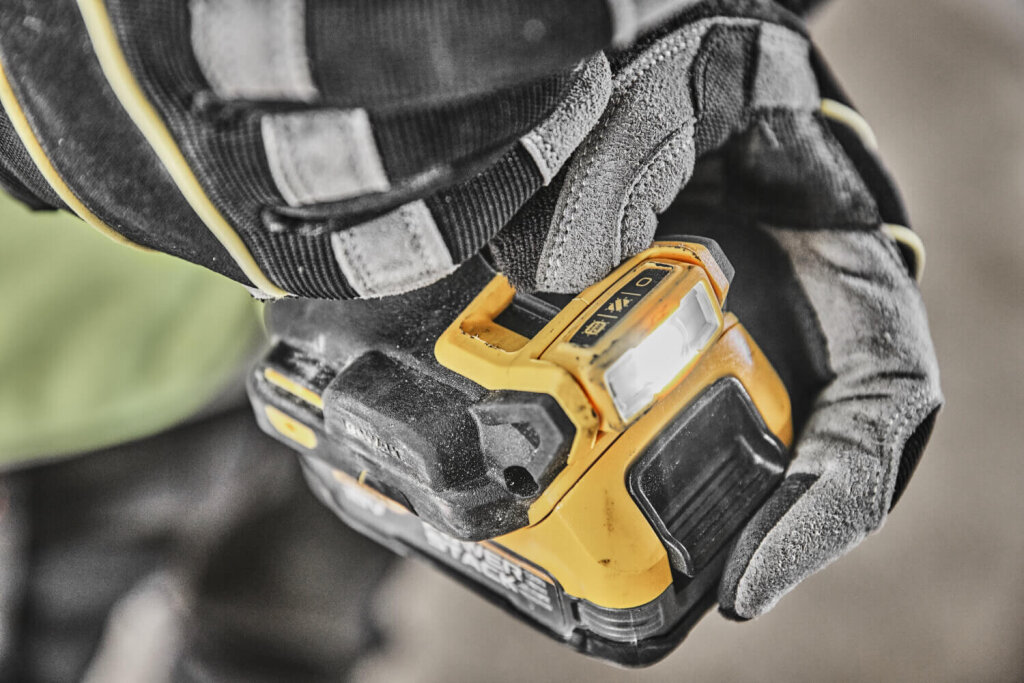 Дрель-шуруповёрт аккумуляторная бесщёточная DeWALT DCD800E2T - Изображение 5