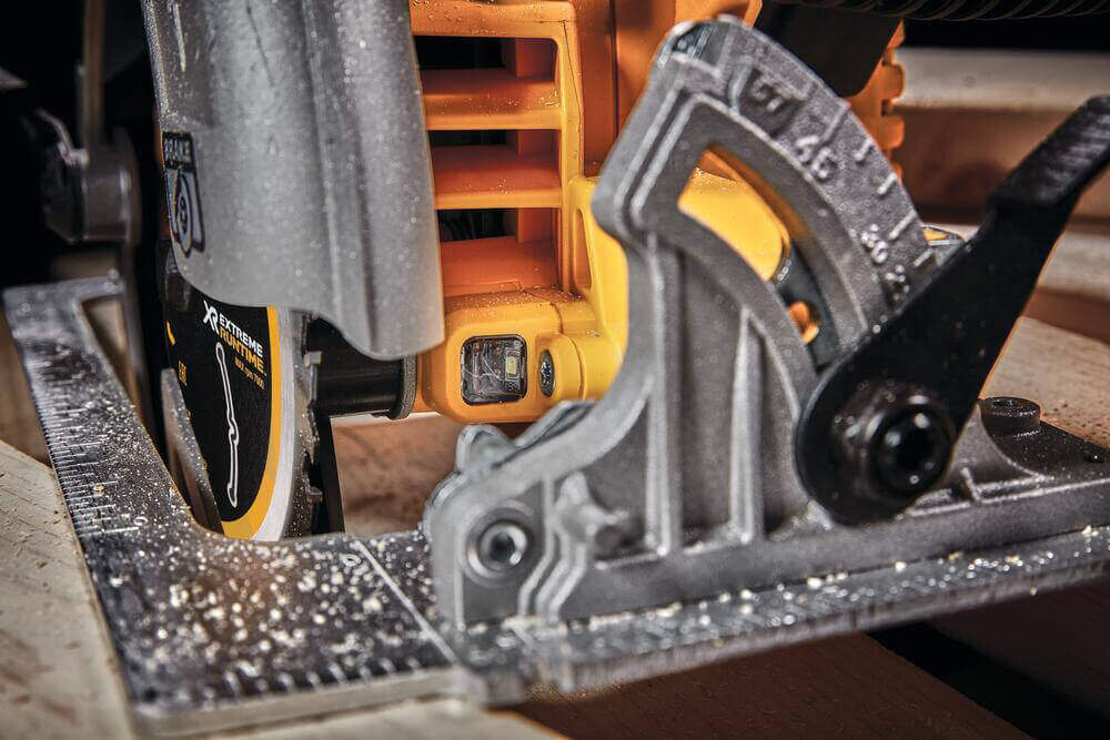 Пила дисковая аккумуляторная бесщеточная DeWALT DCS573T1 DCS573T1 - Изображение 10