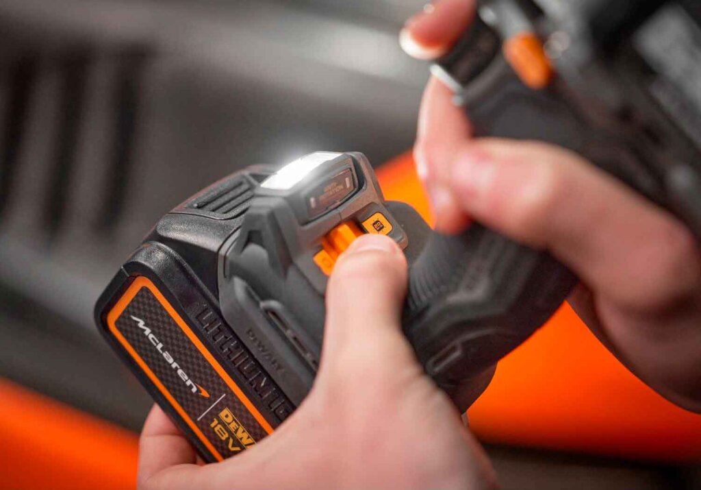 Дрель-шуруповёрт ударная McLaren F1 TEAM LIMITED EDITION DeWALT DCD85MM2T - Изображение 26