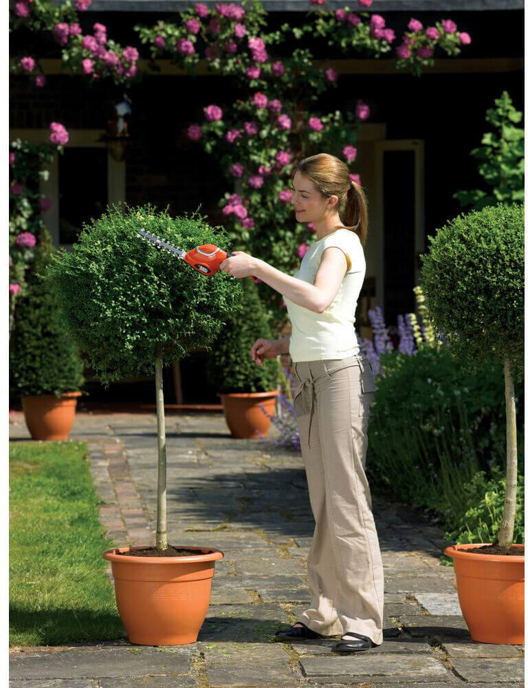 Кущоріз-ножиці акумуляторні BLACK+DECKER GSL700 GSL700 - Зображення 3