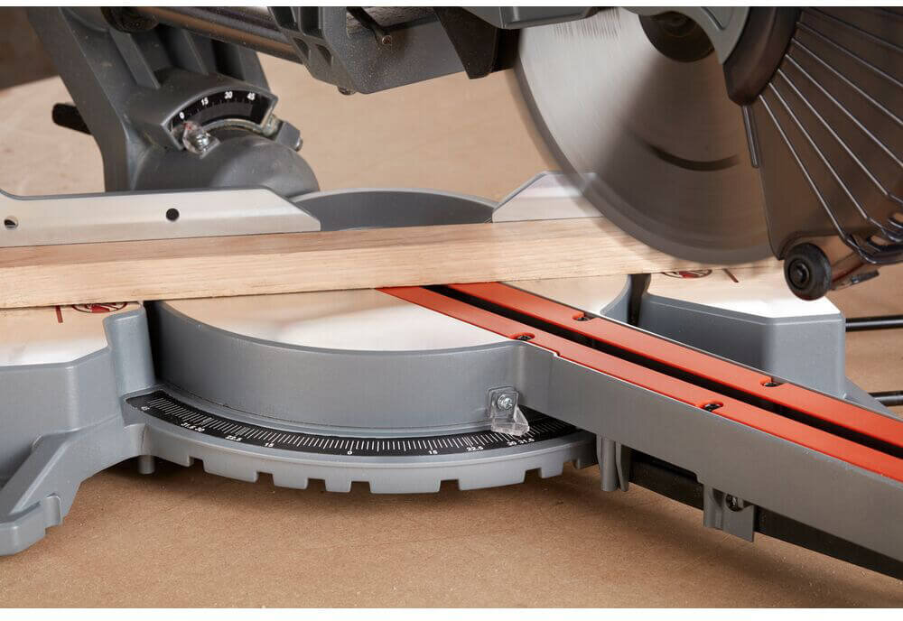 Пила торцовочная сетевая BLACK+DECKER BES700 BES700 - Изображение 6