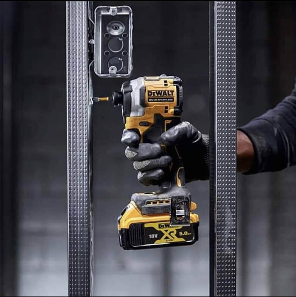Набор из двух инструментов бесщеточных DeWALT DCK2050E2T DCK2050E2T - Изображение 12