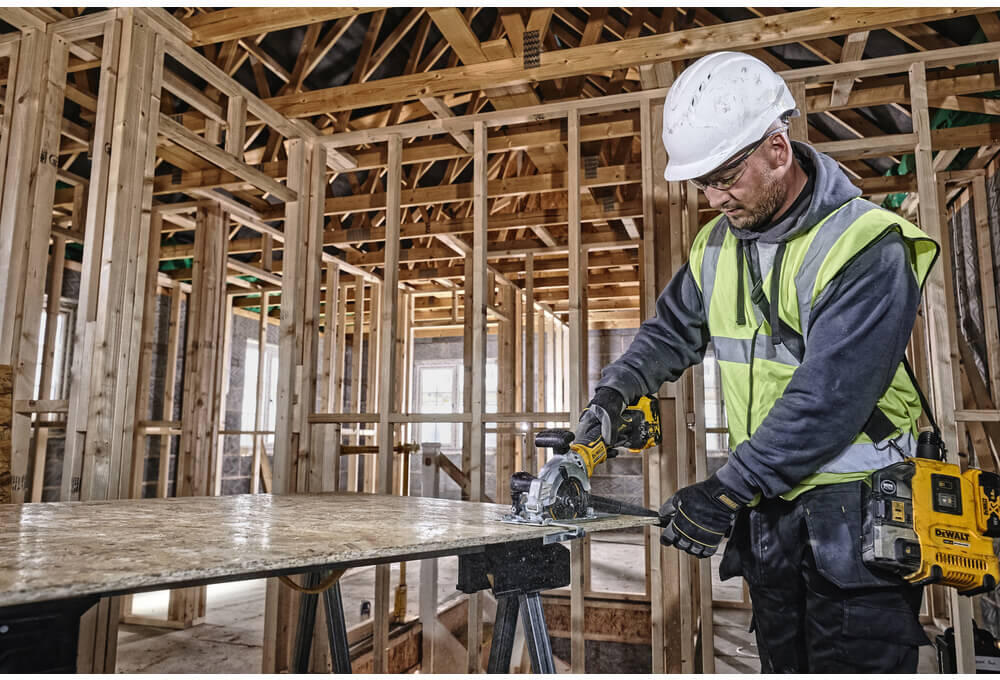 Пила дисковая аккумуляторная бесщёточная компактная DeWALT DCS571NT DCS571NT - Изображение 8