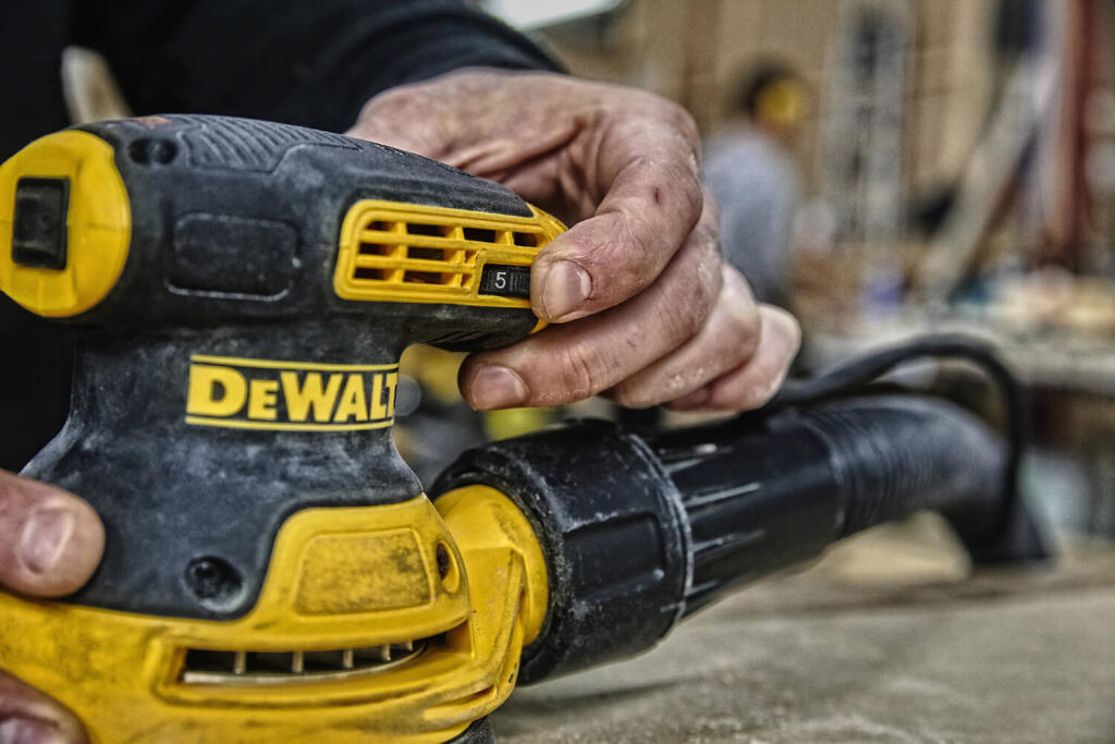 Шлифмашина эксцентриковая сетевая DeWALT DWE6423 DWE6423 - Изображение 6