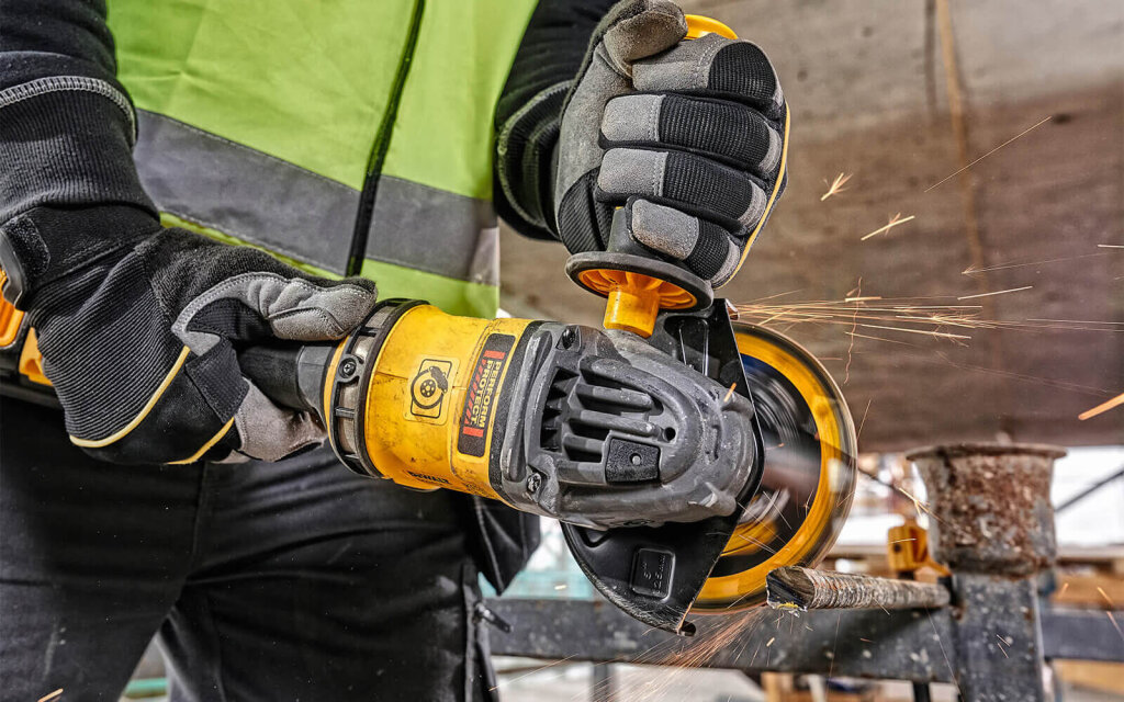 Шлифмашина угловая - болгарка аккумуляторная бесщёточная DeWALT DCG418NT DCG418NT - Изображение 4