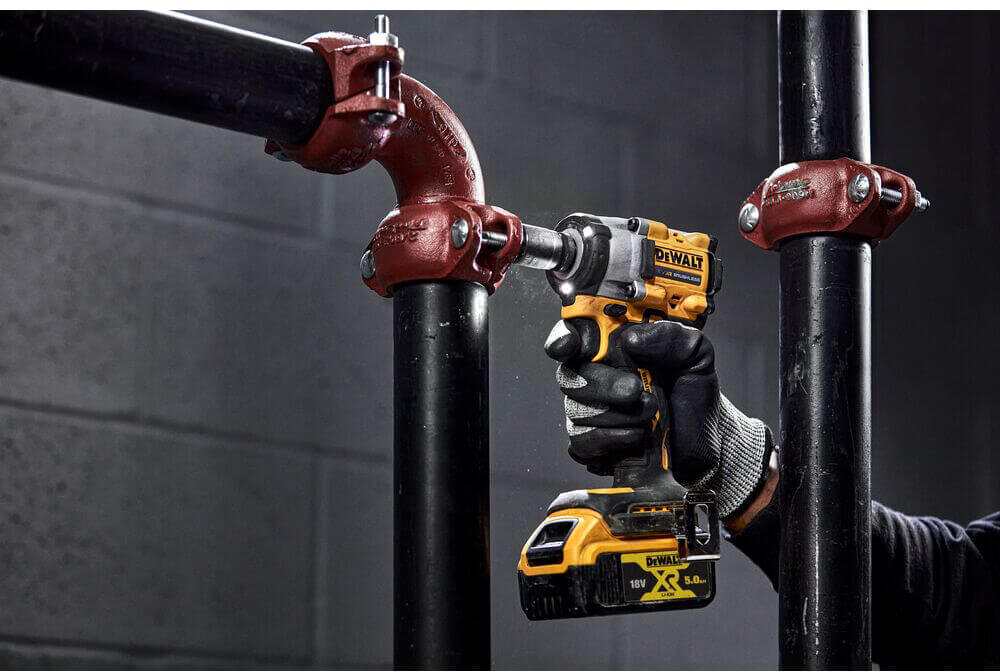 Гайковерт ударный аккумуляторный бесщёточный DeWALT DCF921P2T - Изображение 6