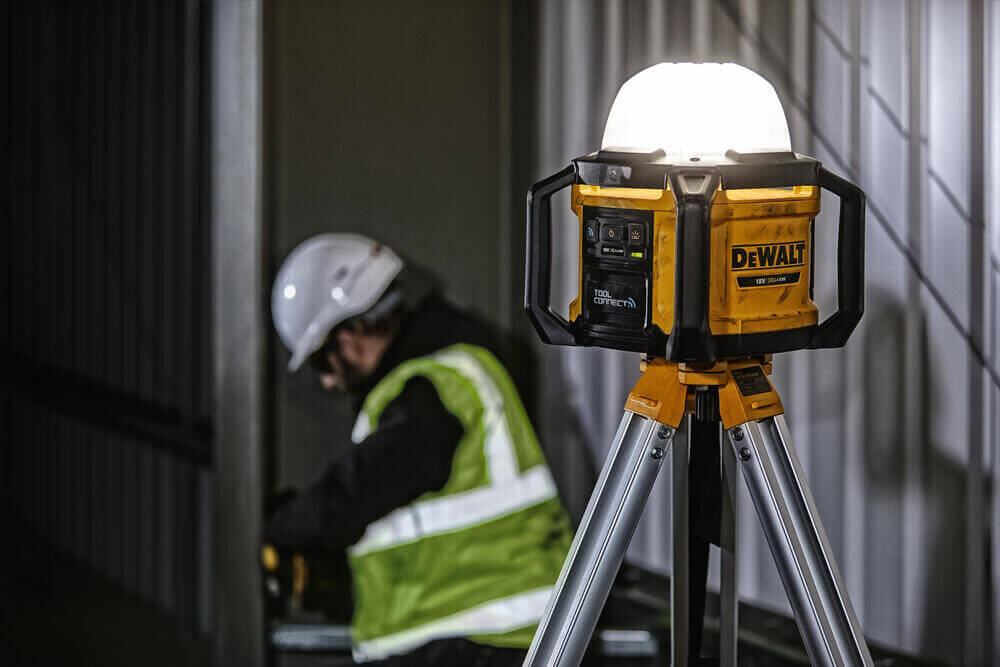 Фонарь светодиодный аккумуляторный DeWALT DCL074 DCL074 - Изображение 6