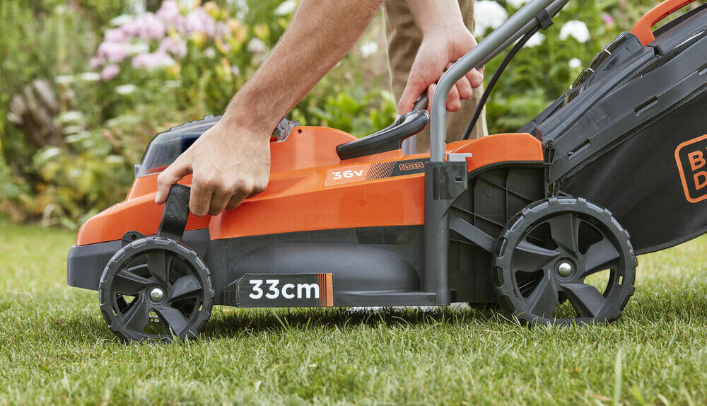 Газонокосарка акумуляторна BLACK+DECKER BCMW3336 - Изображение 3