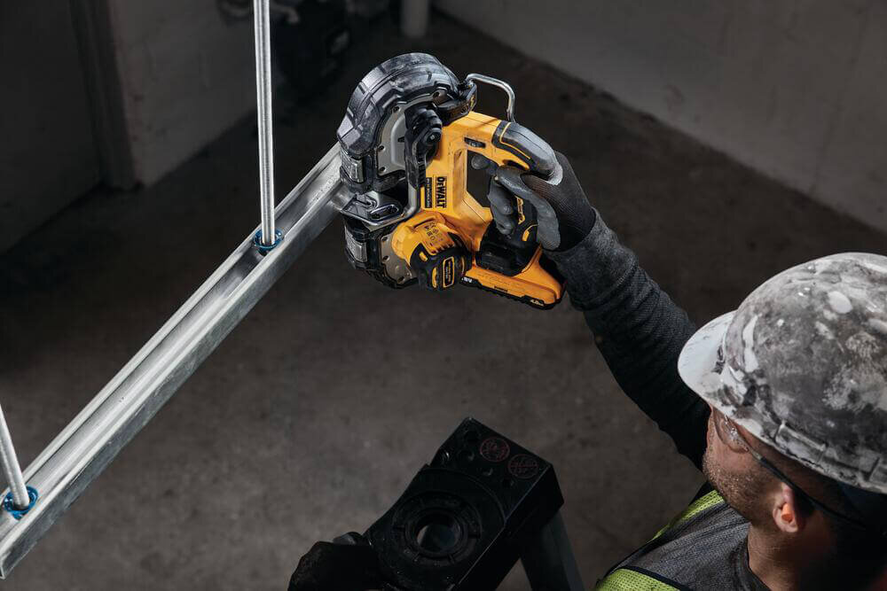 Пила стрічкова акумуляторна безщіткова DeWALT DC DCS377NT - Изображение 6