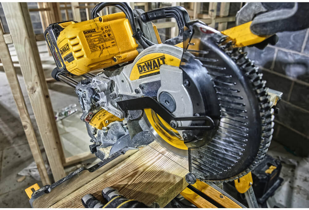 Пила торцовочная аккумуляторная бесщёточная DeWALT DCS727T2 DCS727T2 - Изображение 7