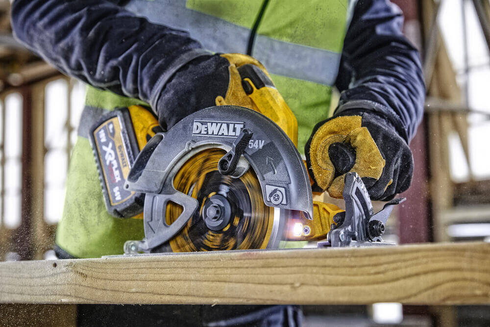 Пила дисковая аккумуляторная DeWALT DCS578X2 DCS578X2 - Изображение 6