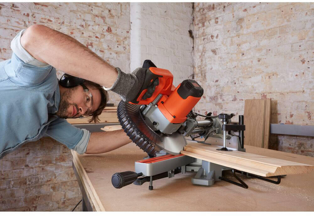 Пила торцовочная сетевая BLACK+DECKER BES700 BES700 - Изображение 4