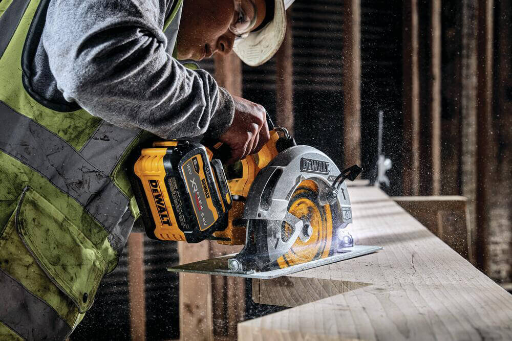 Пила дисковая аккумуляторная бесщеточная DeWALT DCS573T1 DCS573T1 - Изображение 6