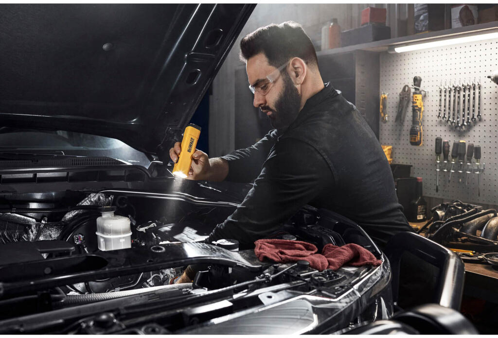 Фонарь светодиодный аккумуляторный DeWALT DCL183 DCL183 - Изображение 15