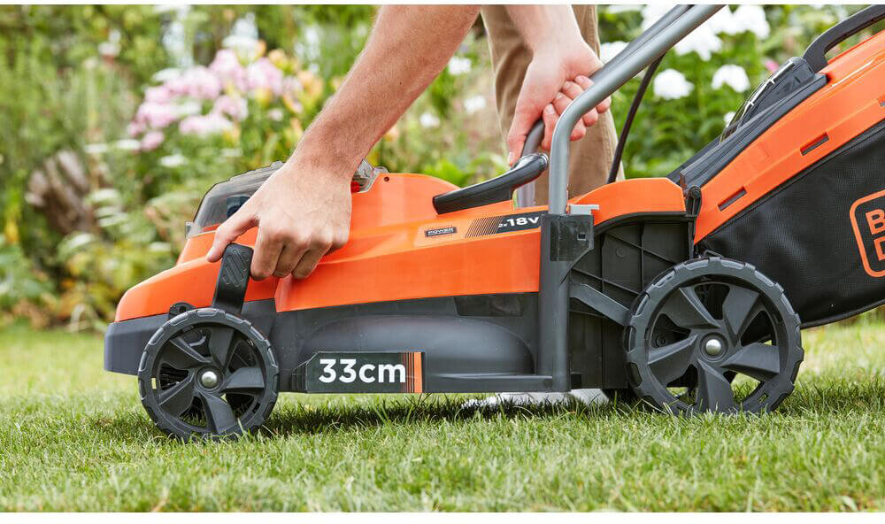 Газонокосарка акумуляторна BLACK+DECKER BCMW3318 - Изображение 8