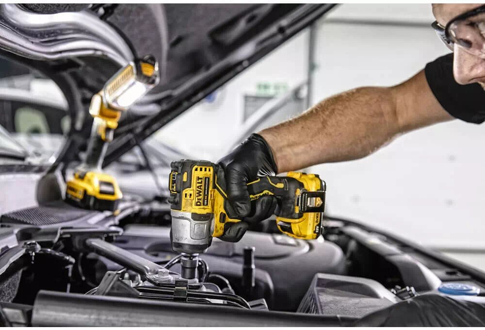 Гайковёрт ударный аккумуляторный бесщёточный DeWALT DCF902D2 - Изображение 3