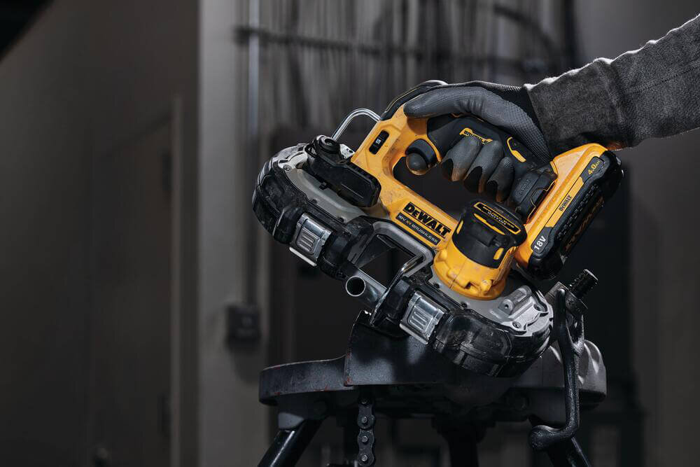 Пила стрічкова акумуляторна безщіткова DeWALT DC DCS377NT - Изображение 9