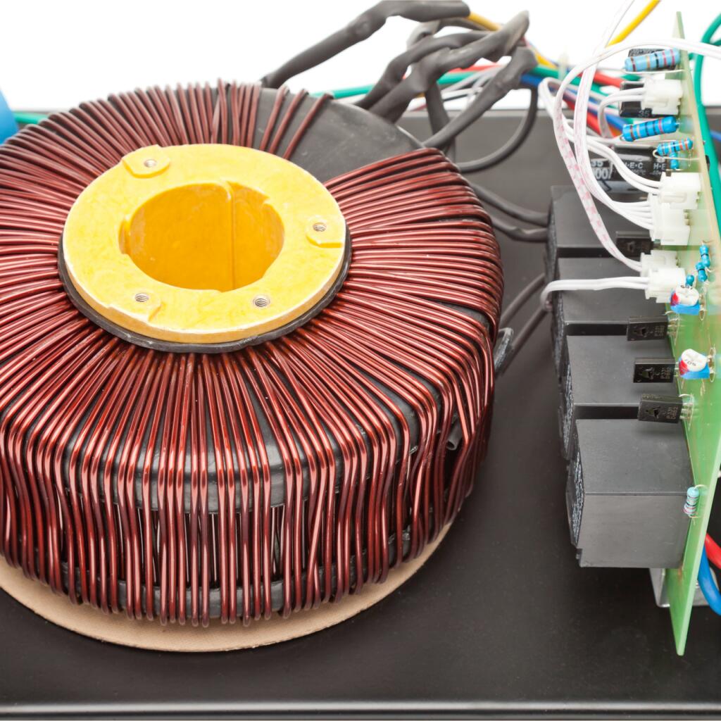 Стабилизатор напряжения LPT-W-5000RD BLACK (3500W) - Изображение 4