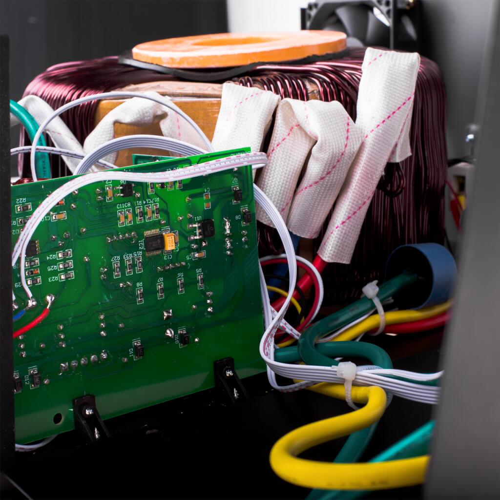 Стабилизатор напряжения LPT-W-15000RD BLACK (10500W) - Изображение 10