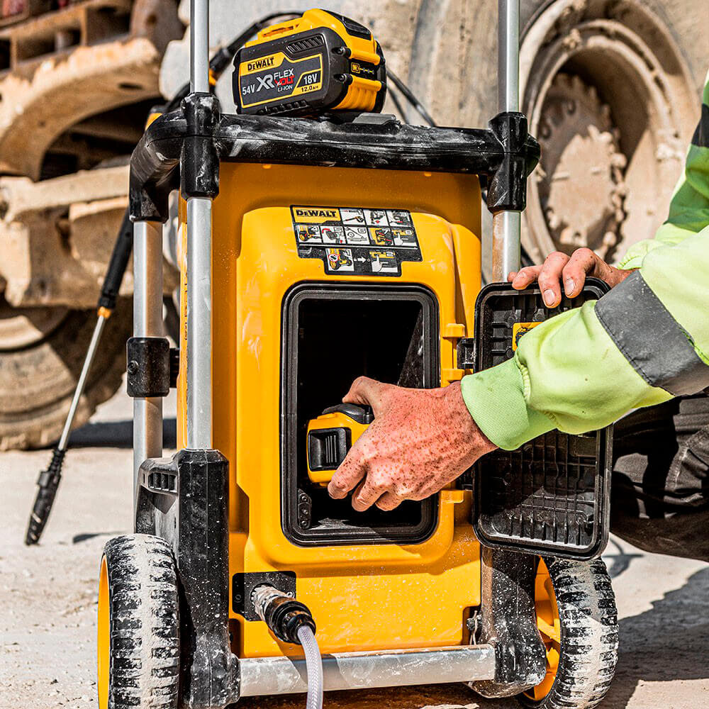 Мойка высокого давления аккумуляторная бесщеточная DeWALT DCMPW1600N - Изображение 8