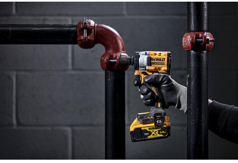 Гайковерт ударный аккумуляторный бесщёточный DeWALT DCF921P2T - Изображение 5