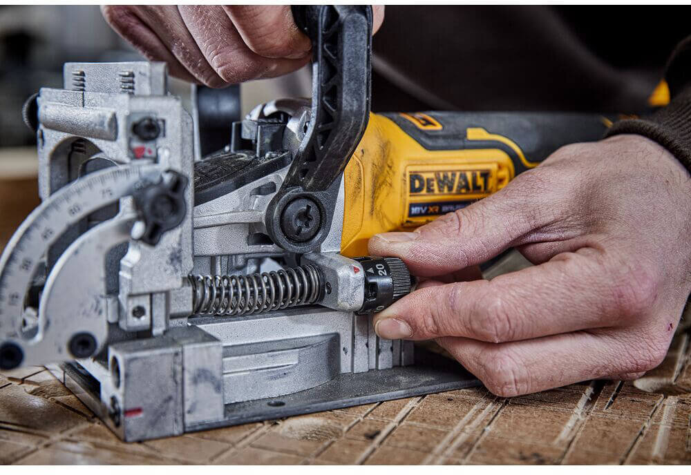 Фрезер акумуляторний безщітковий DeWALT DCW682NT DCW682NT - Изображение 12