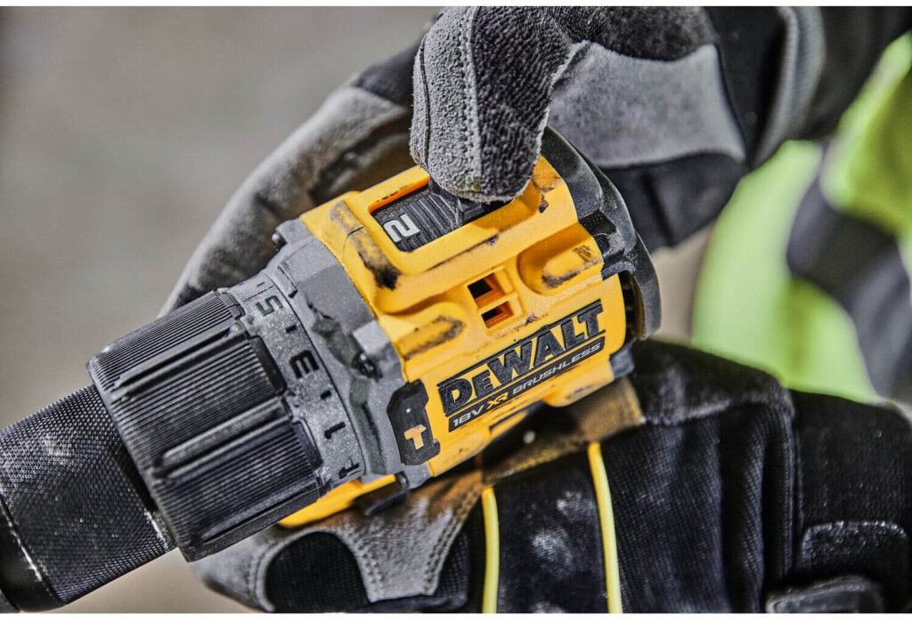 Дрель-шуруповёрт аккумуляторная бесщёточная ударная DeWALT DCD805P2T - Изображение 7