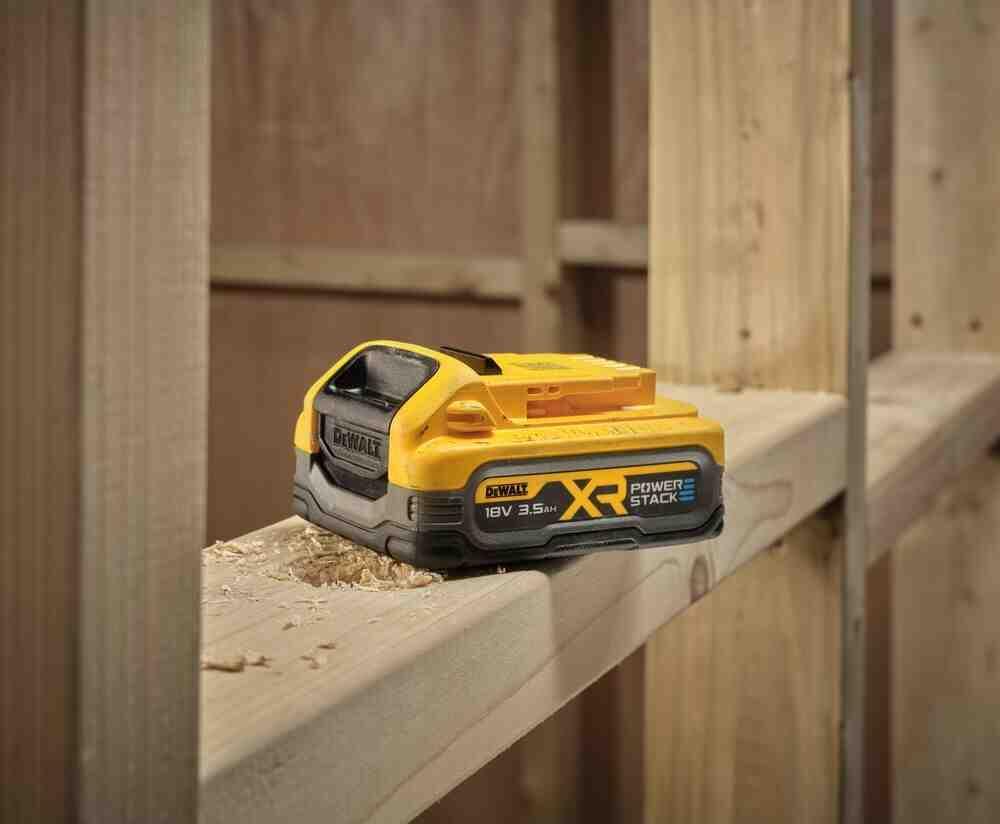 Аккумуляторная батарея PowerStack DeWALT DCBP318 - Изображение 11