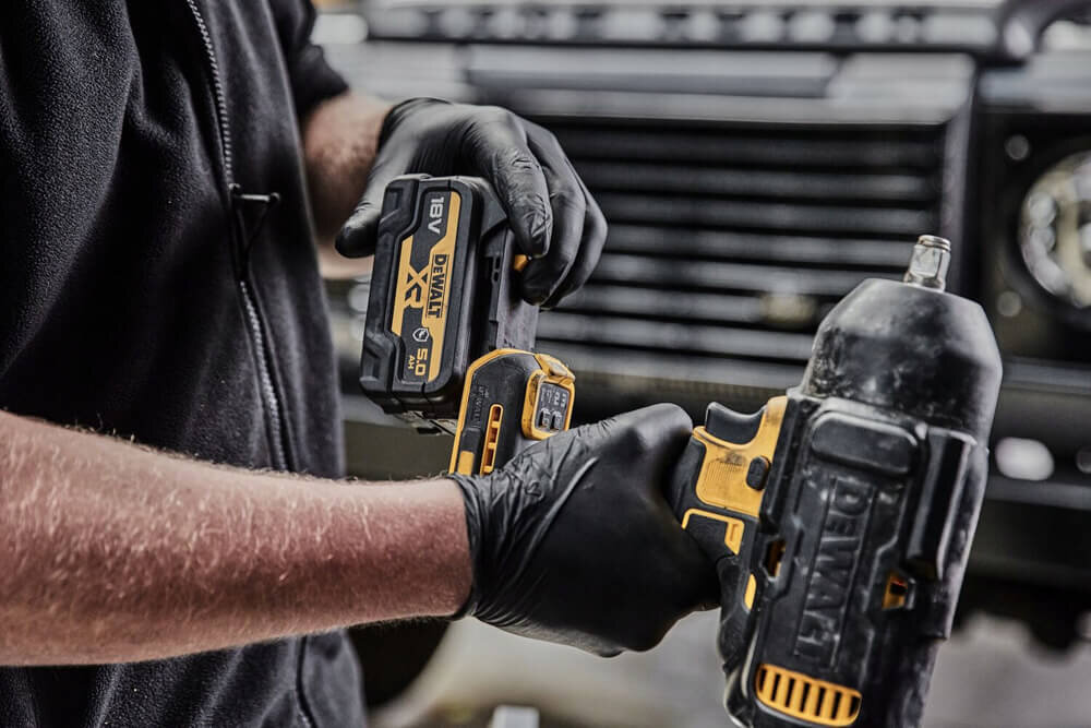 Гайковерт ударный аккумуляторный бесщёточный DeWALT DCF900P2G - Изображение 8