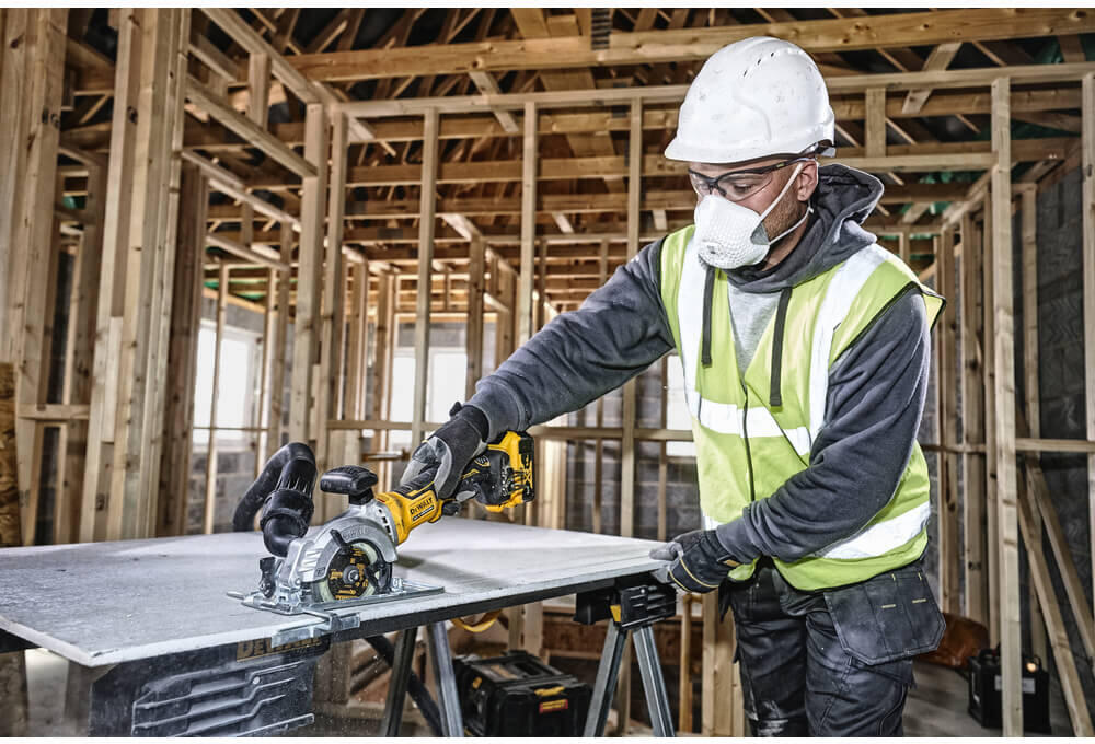 Пила дисковая аккумуляторная бесщёточная компактная DeWALT DCS571NT DCS571NT - Изображение 6