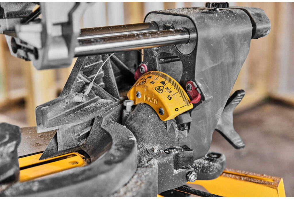 Пила торцовочная аккумуляторная бесщёточна DeWALT DCS781N DCS781N - Изображение 13
