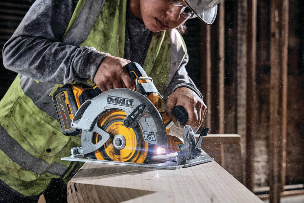 Пила дисковая аккумуляторная бесщеточная DeWALT DCS573T1 DCS573T1 - Изображение 4