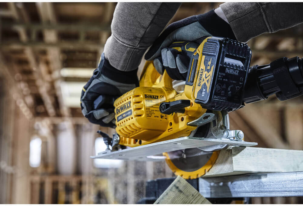 Пила дисковая аккумуляторная DeWALT DCS570P2 DCS570P2 - Изображение 5