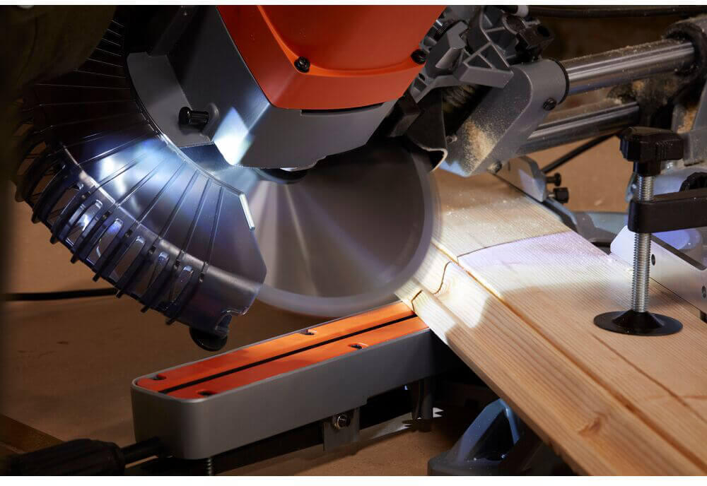 Пила торцовочная сетевая BLACK+DECKER BES700 BES700 - Изображение 5